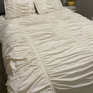 White duvet cover